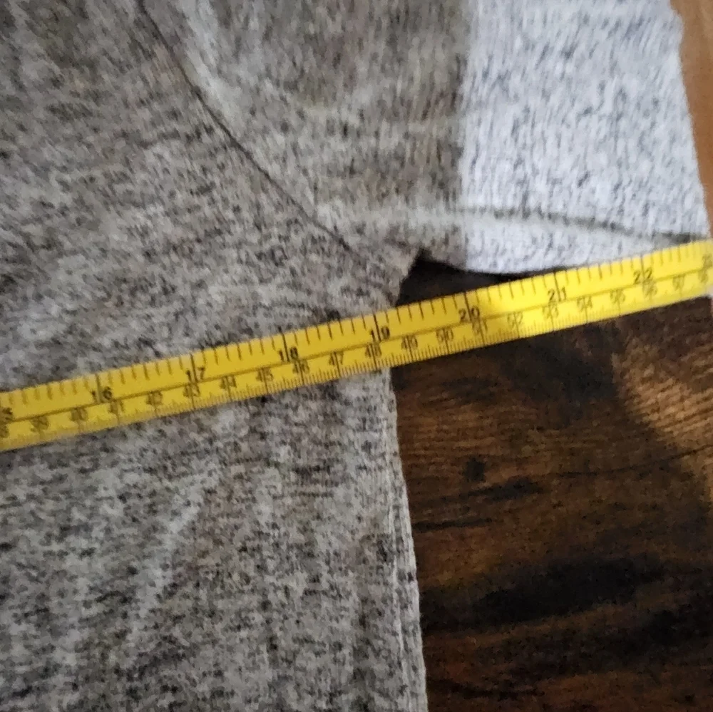 NEW It's Our Time Gray Open Cardigan Sweater Medium - Picture 6 of 7